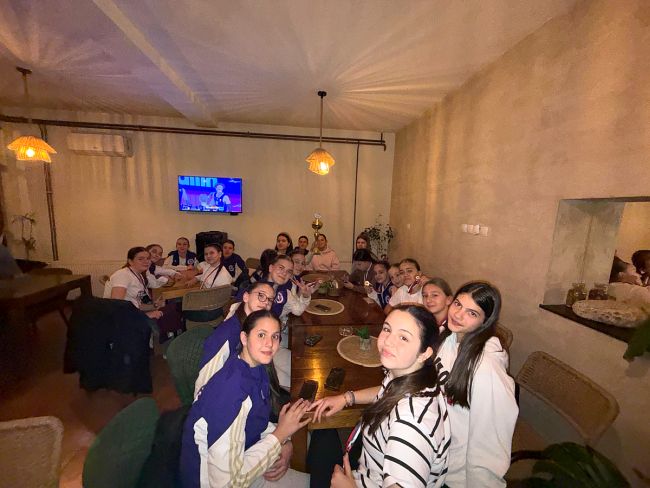 aaaTehničarke na večeri povodom titule